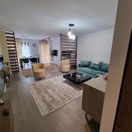 Apartament Superb In Regim Hotelier- Arad Plaza Exteriör bild
