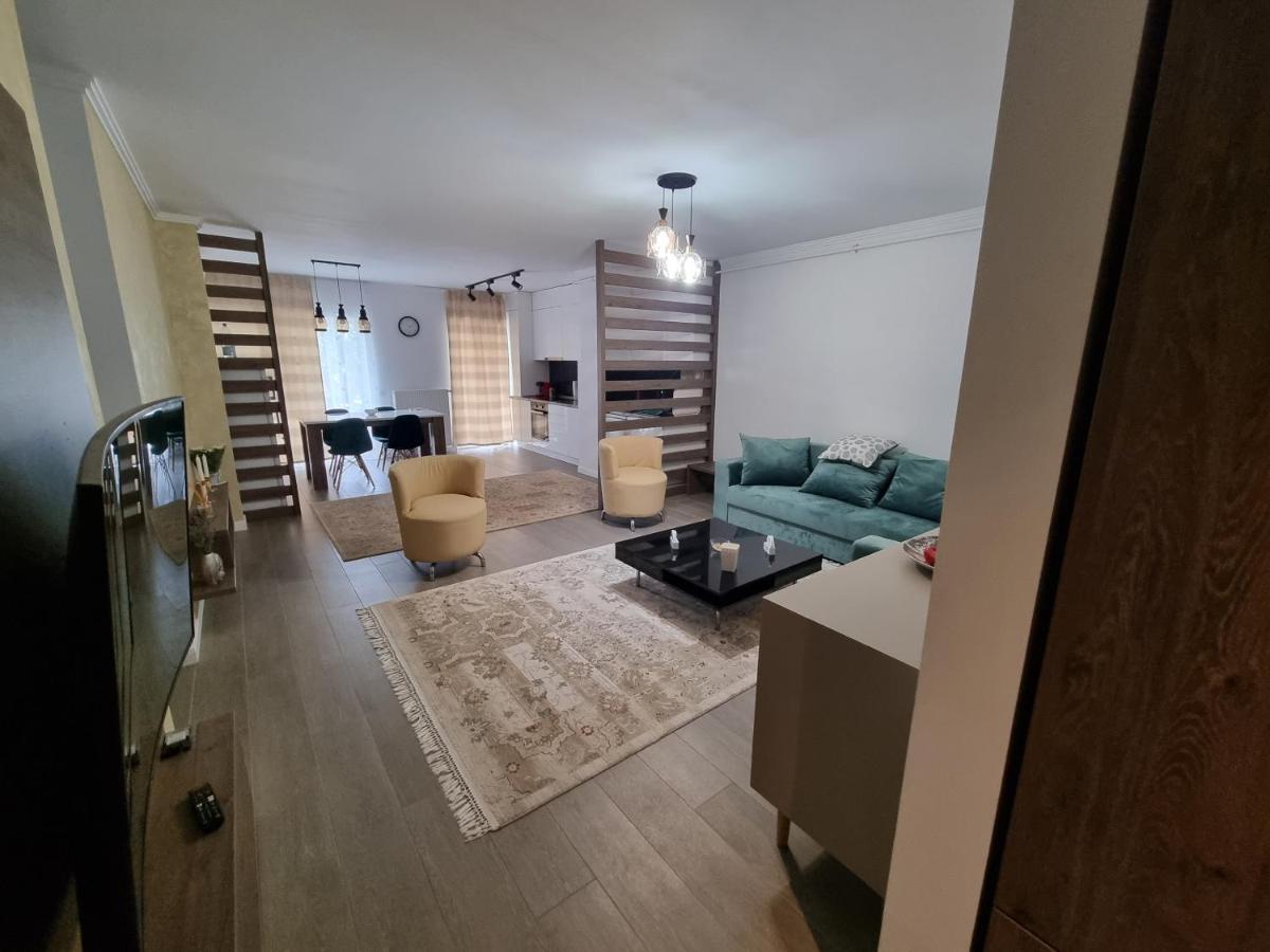 Apartament Superb In Regim Hotelier- Arad Plaza Exteriör bild