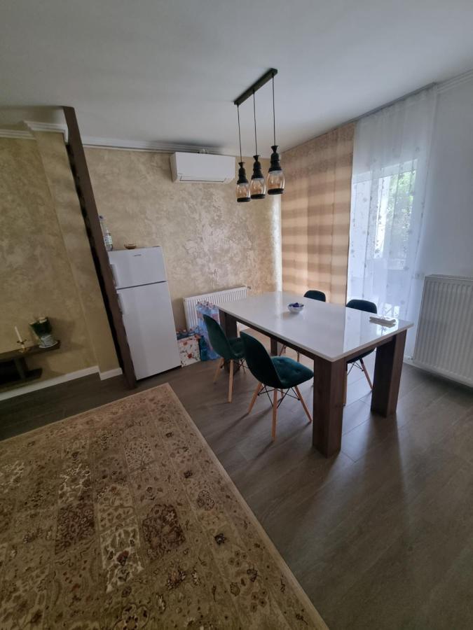 Apartament Superb In Regim Hotelier- Arad Plaza Exteriör bild